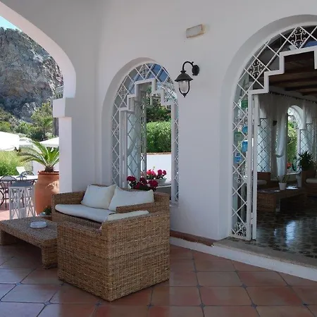 Rojas Otel 3*