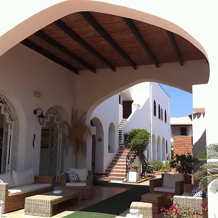 Otel Rojas Vulcano (Isola)
