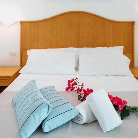 Rojas Hotel 3*
