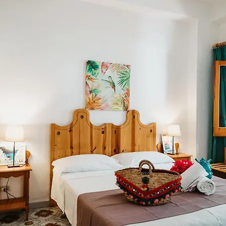 Rojas 3* Vulcano (Isola)