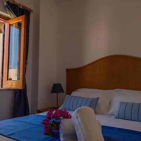 Hotel Rojas