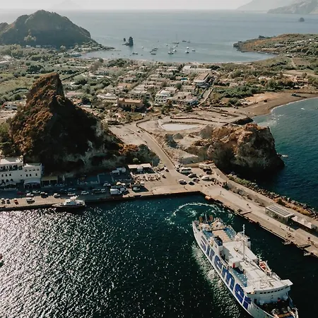 Hotel Rojas Vulcano (Isola)