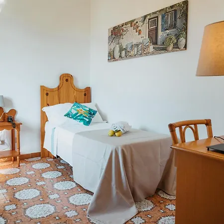 Rojas 3* Vulcano (Isola)