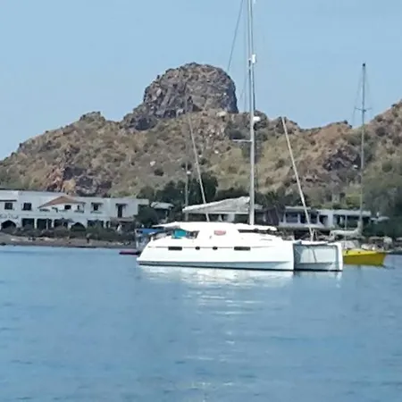 Rojas Hotel Vulcano (Isola)